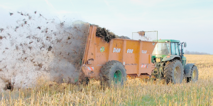 1691047208758271.png esparcidor de estiércol.png